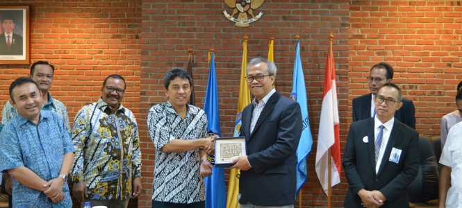 Penandatanganan MoU dengan Politeknik Aceh